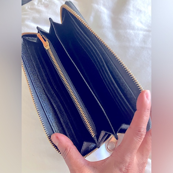 Beautiful Black Leather Authentic Coach Wallet and/or Wristlet - Picture 3 of 5